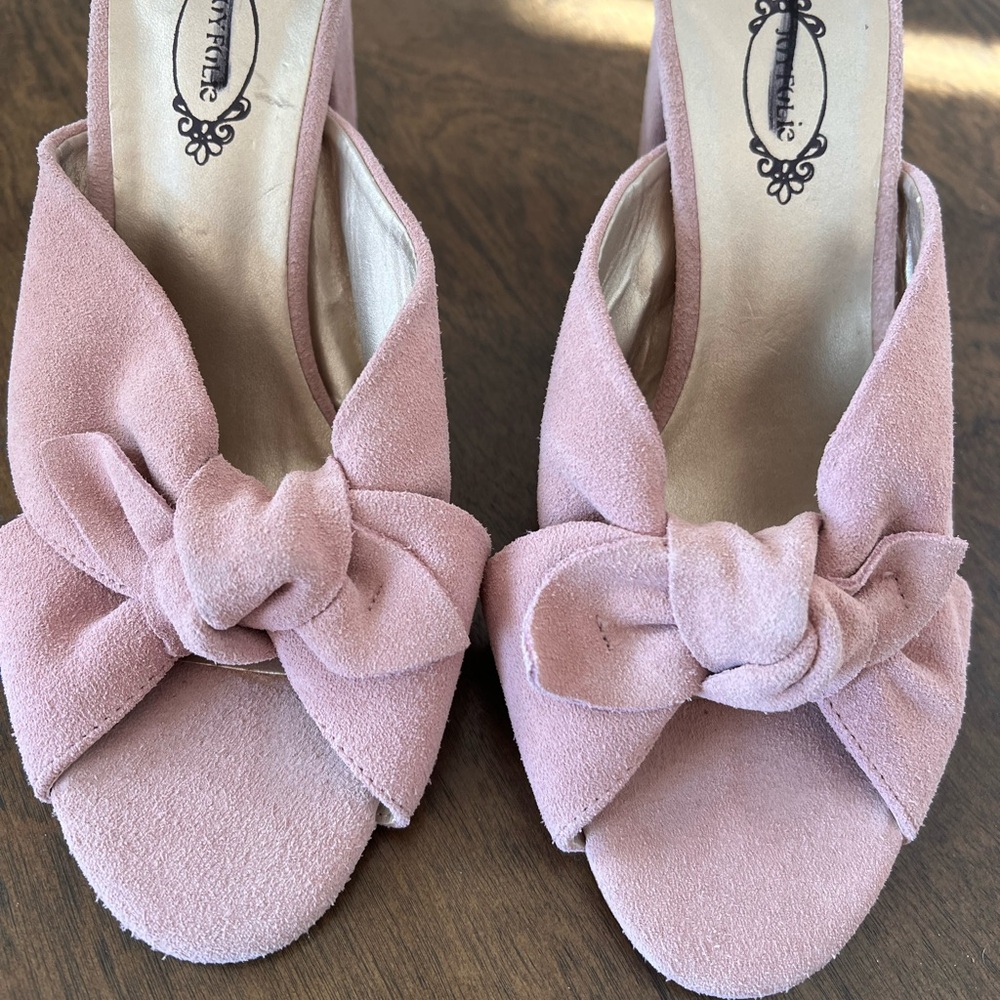 NEW Joyfolie Blush Pink Knot Front Suede Mules sandals 6 New